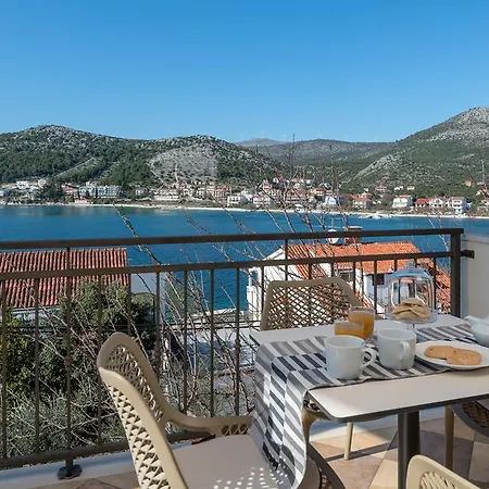 Arka Apartment Seget Vranjica