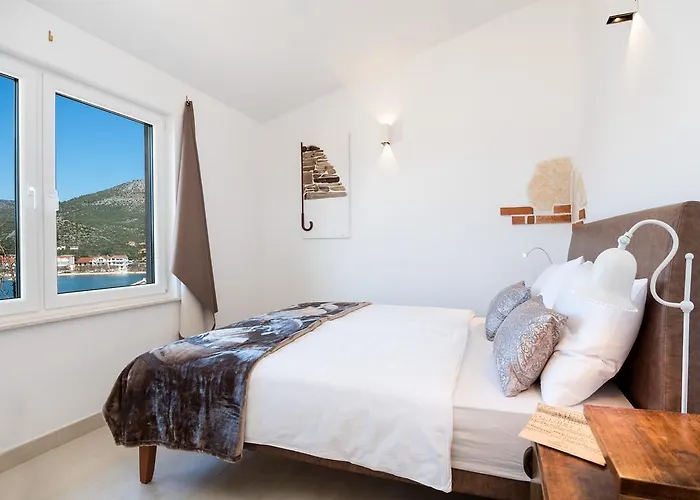 Arka Trogir - Seget Vranjica