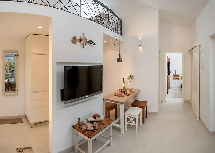 Arka Trogir - *