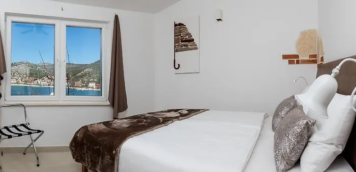 Arka Trogir - * Seget Vranjica