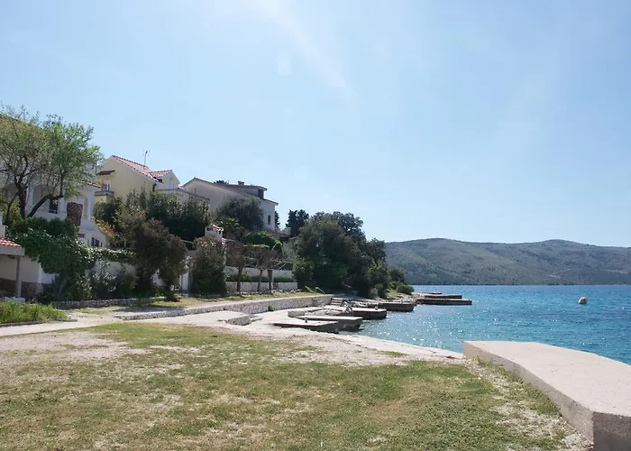 Arka Trogir - * Seget Vranjica