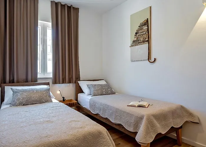 Arka Trogir - Seget Vranjica