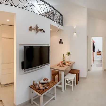 Arka Trogir - *