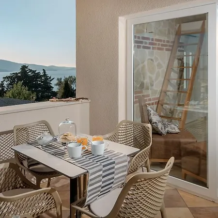 Arka Trogir - דירה *