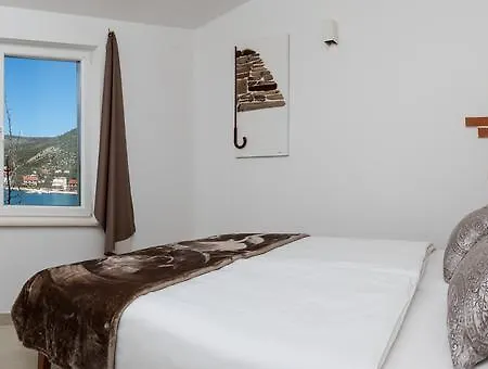 Arka Trogir - * סגט ווראנייצה