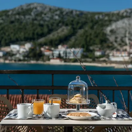 Arka Trogir - דירה