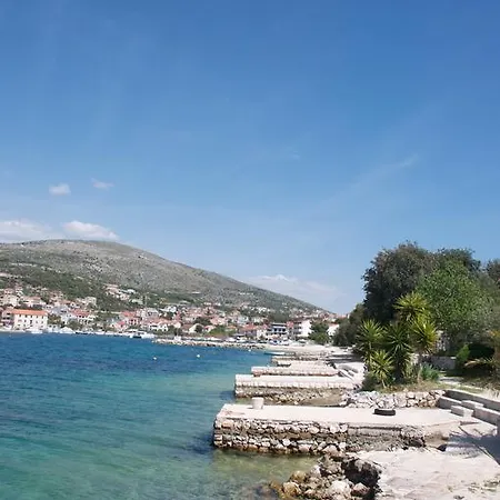 Arka Trogir - דירה סגט ווראנייצה