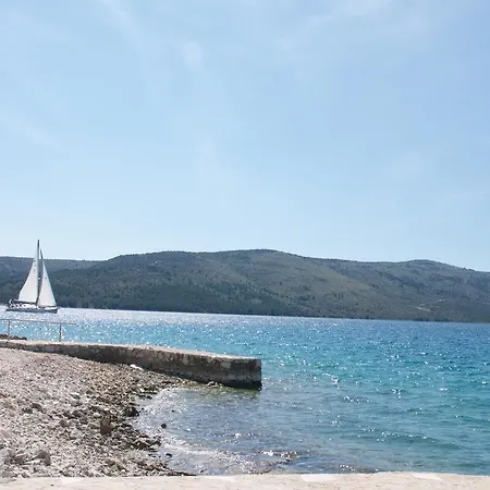 Arka Trogir - דירה סגט ווראנייצה