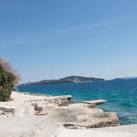 Arka Trogir - דירה