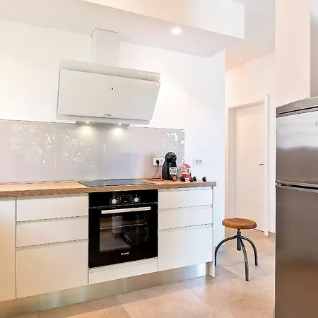 Arka Apartment