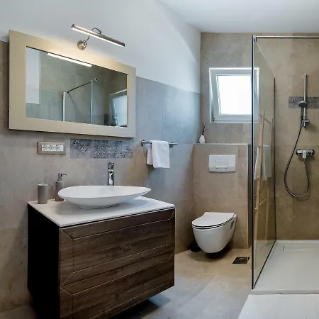 Arka Trogir - דירה *