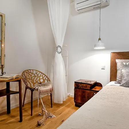 Arka Apartment *