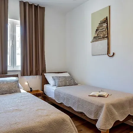 Arka Trogir - סגט ווראנייצה